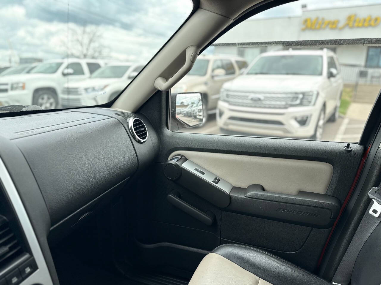 Used 2007 Ford Explorer XLT AWD/4WD image 38