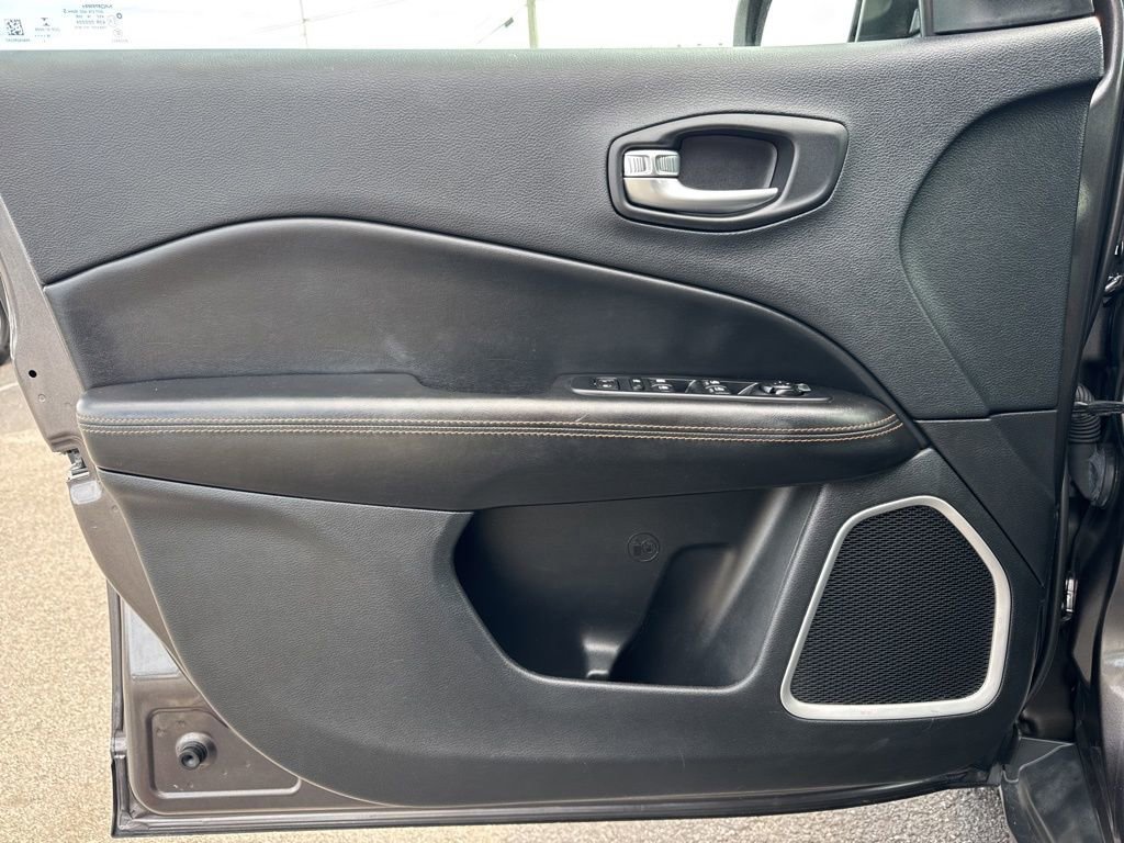 Used 2019 Jeep Compass Limited image 27