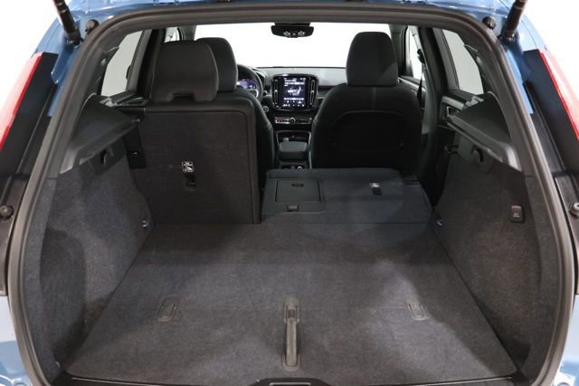 Used 2025 Volvo XC40 B5 Plus AWD/4WD image 36
