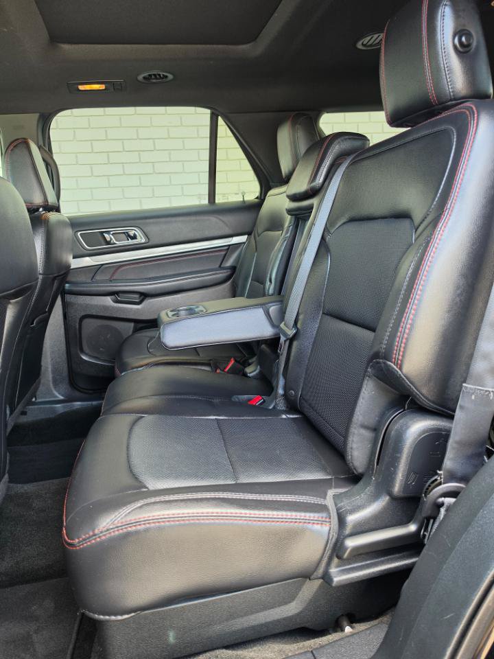 Used 2018 Ford Explorer Sport w/ Equipment Group 401A AWD/4WD image 12