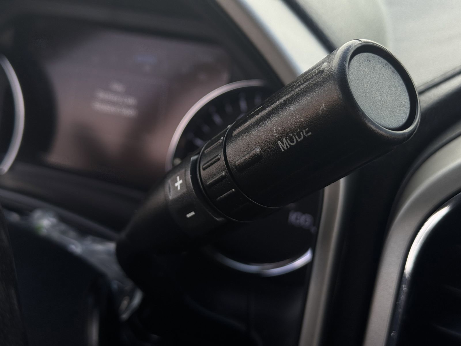 Used 2022 Ford F350 Lariat w/ Black Appearance Package image 22