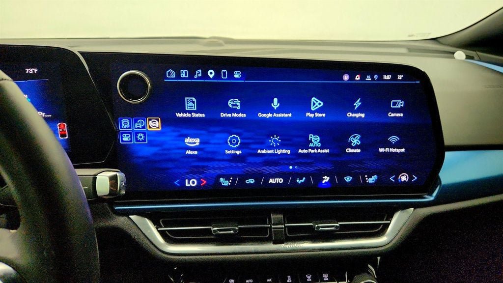 Used 2024 Chevrolet Equinox EV LT w/ Active Safety Package 3 FWD image 16