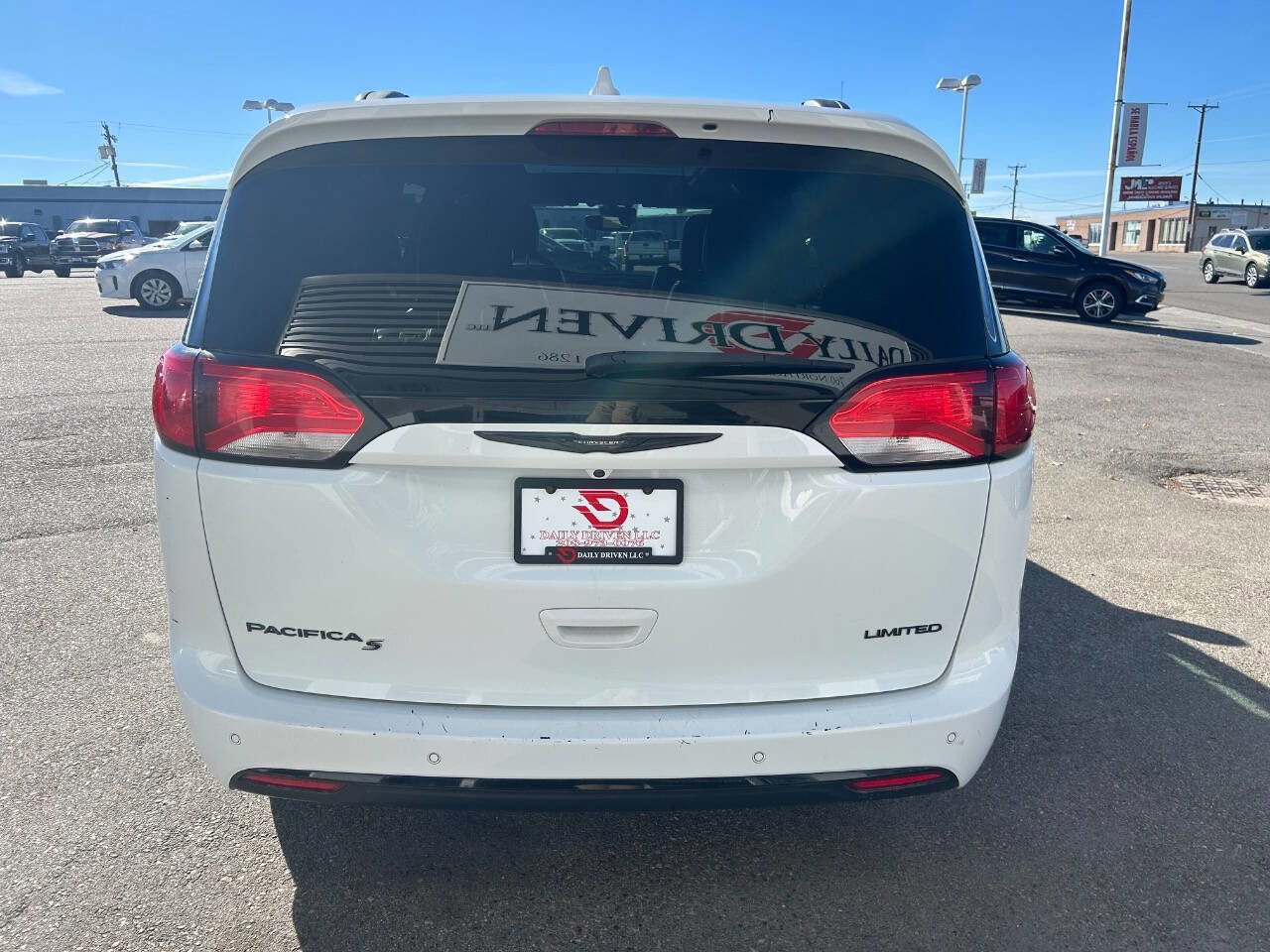 Used 2019 Chrysler Pacifica Limited w/ Advanced Safetytec Group image 6