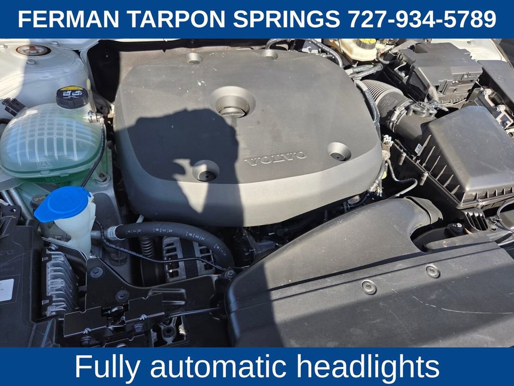 Certified 2021 Volvo XC40 T5 R-Design w/ Advanced Package image 22