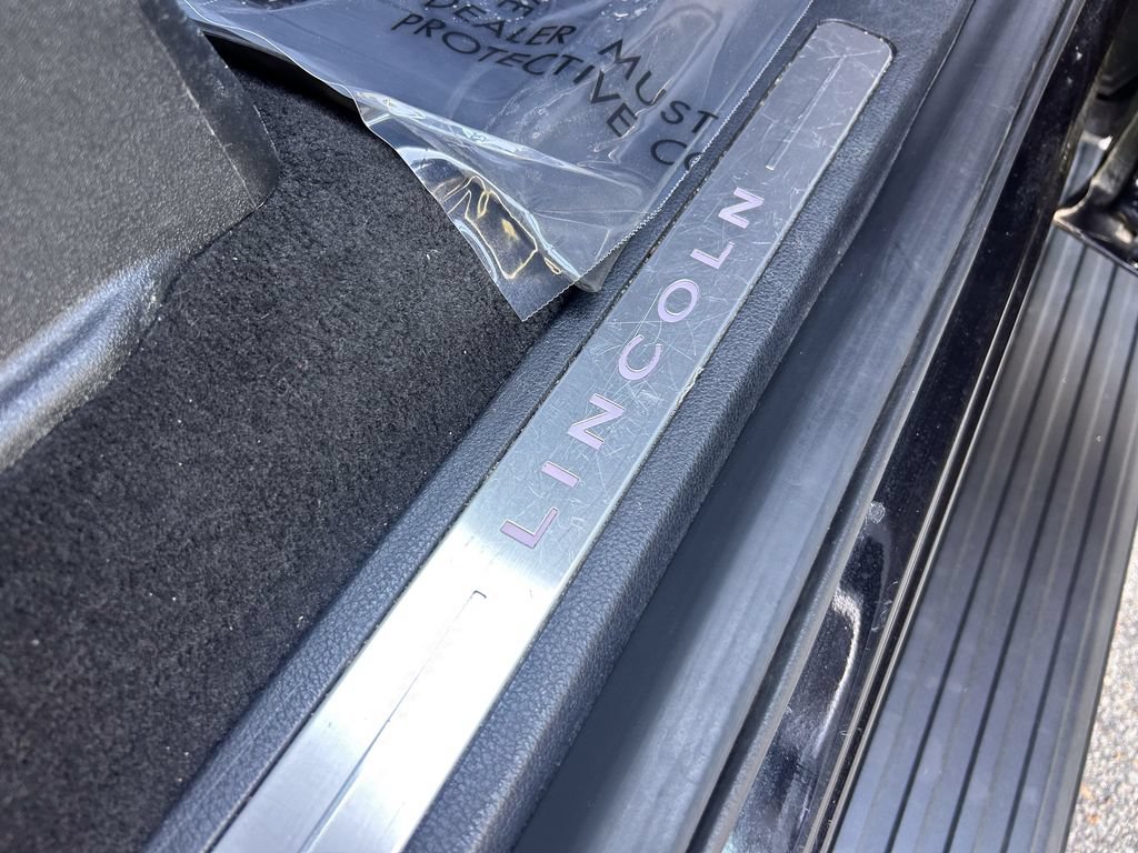 Used 2021 Lincoln Navigator L Reserve AWD/4WD image 30