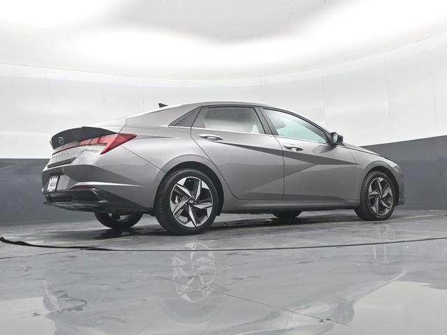 Used 2023 Hyundai Elantra Limited image 39