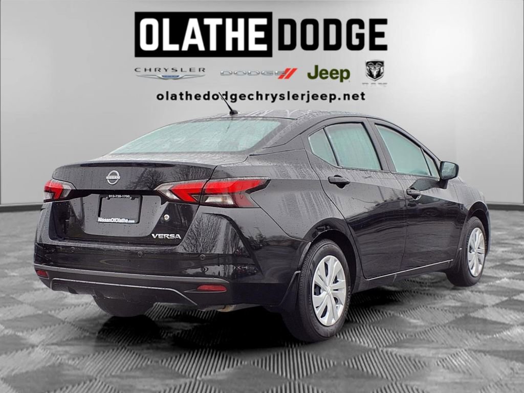 Used 2025 Nissan Versa S w/ Trunk Package image 28