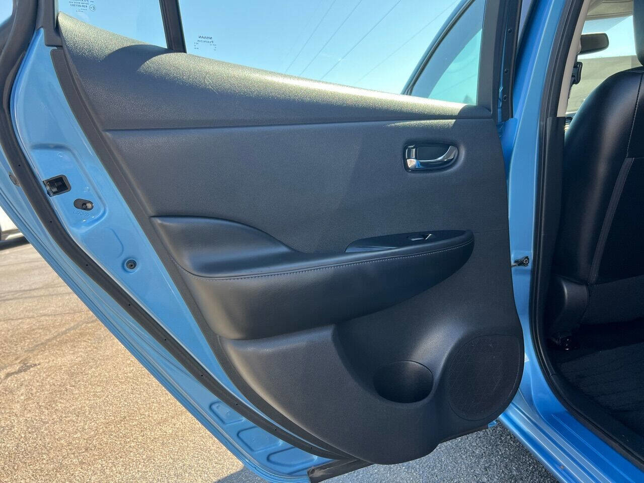 Used 2014 Nissan Leaf SL w/ Premium Package image 48