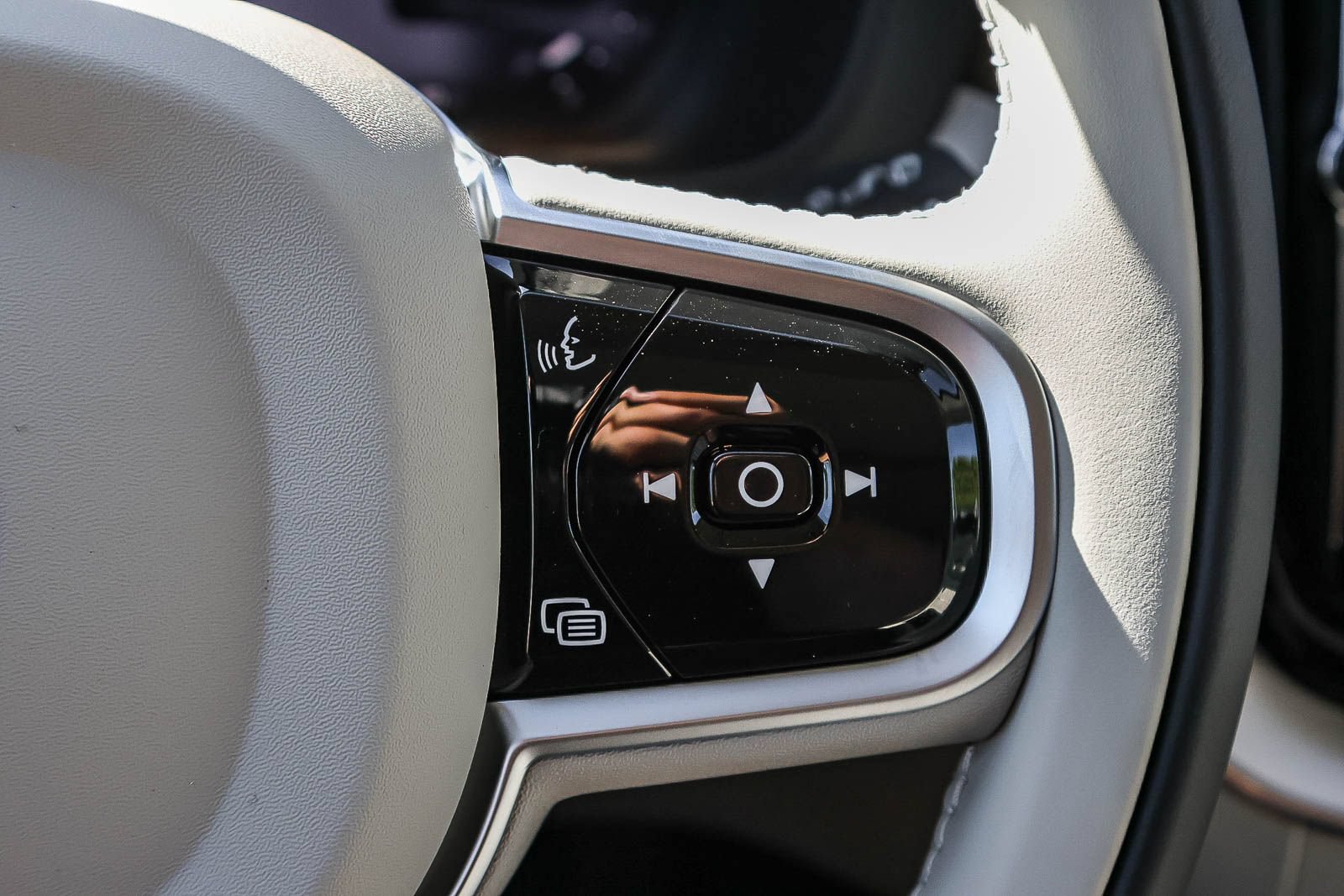 New 2026 Volvo XC60 B5 Ultra AWD/4WD image 34
