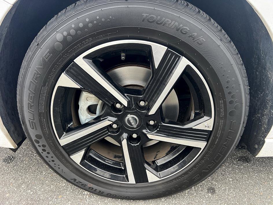 Certified 2024 Nissan Sentra SV image 9