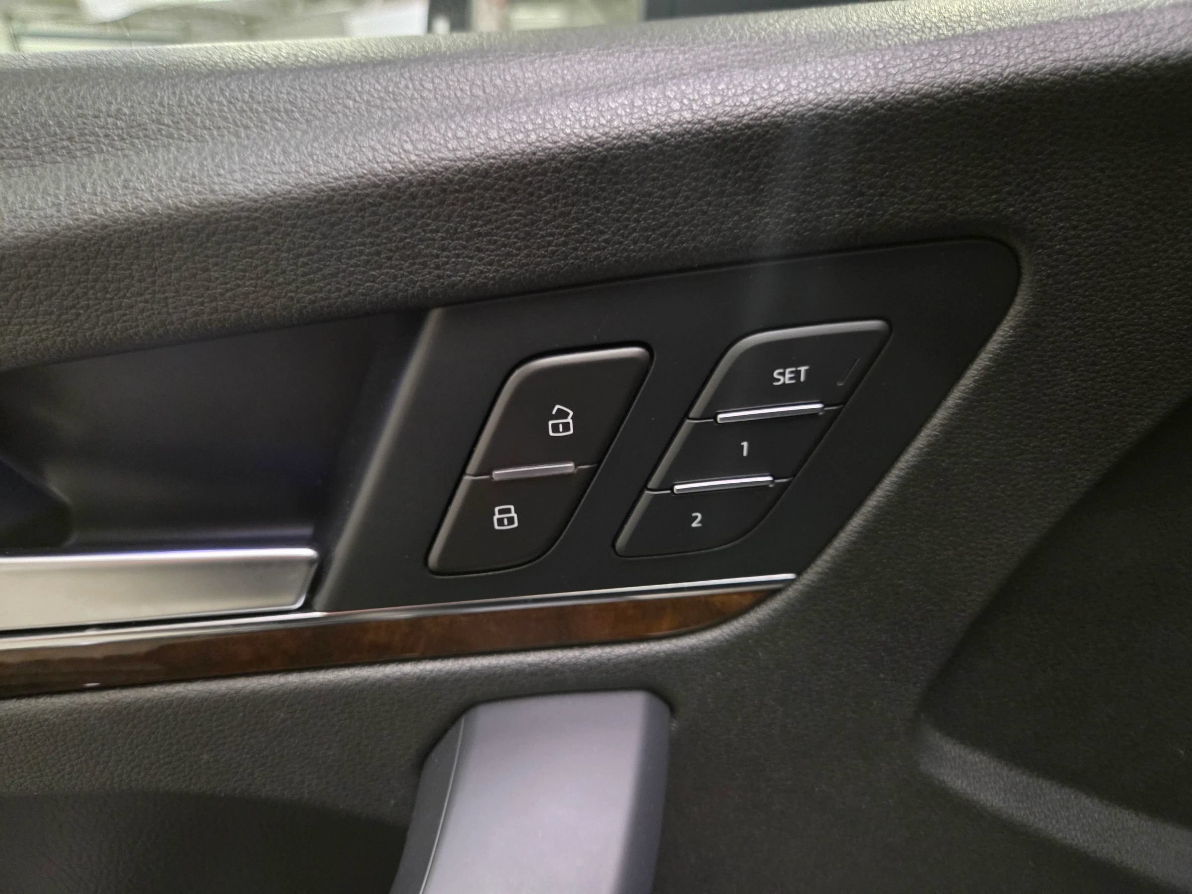 Used 2020 Audi Q5 2.0T Premium w/ Convenience Package AWD/4WD image 17