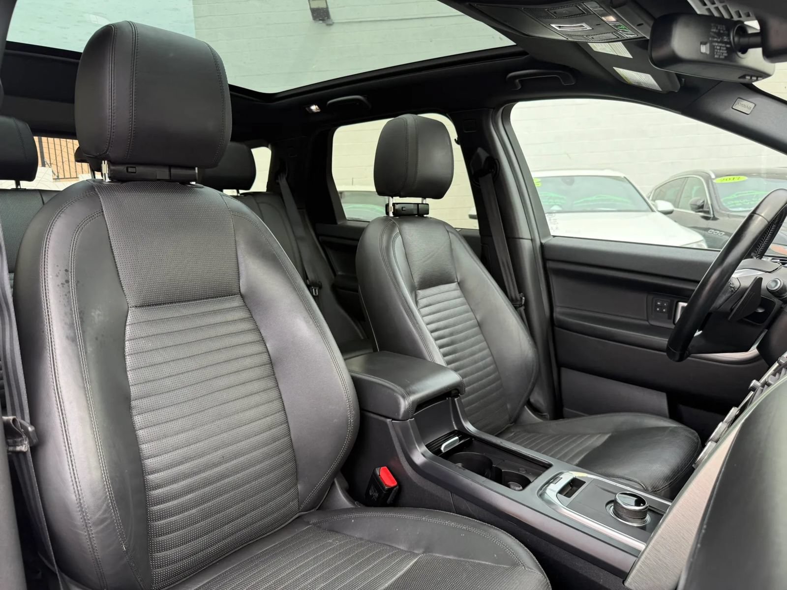 Used 2018 Land Rover Discovery Sport HSE Luxury AWD/4WD image 16