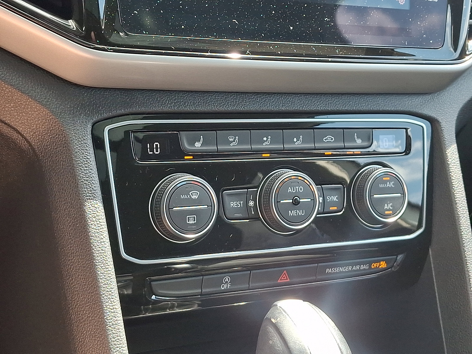 Used 2023 Volkswagen Atlas SE w/ Panoramic Sunroof Package image 16