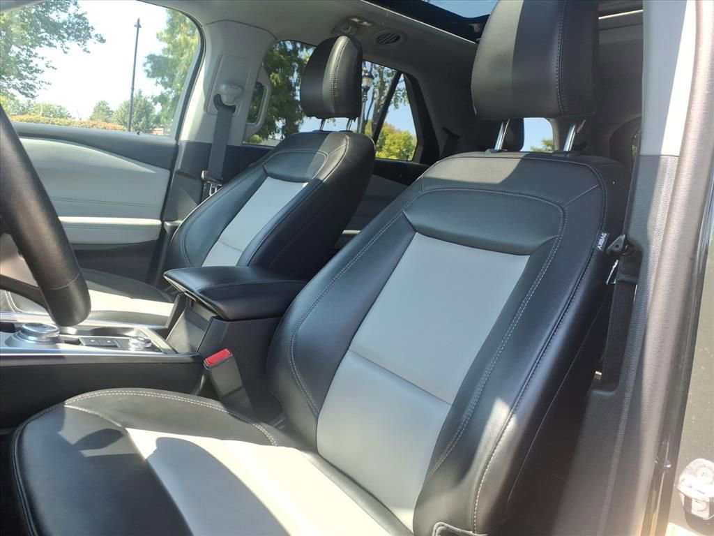 Used 2023 Ford Explorer XLT w/ Equipment Group 202A image 11