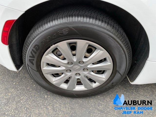 Used 2021 Chrysler Voyager L FWD image 9