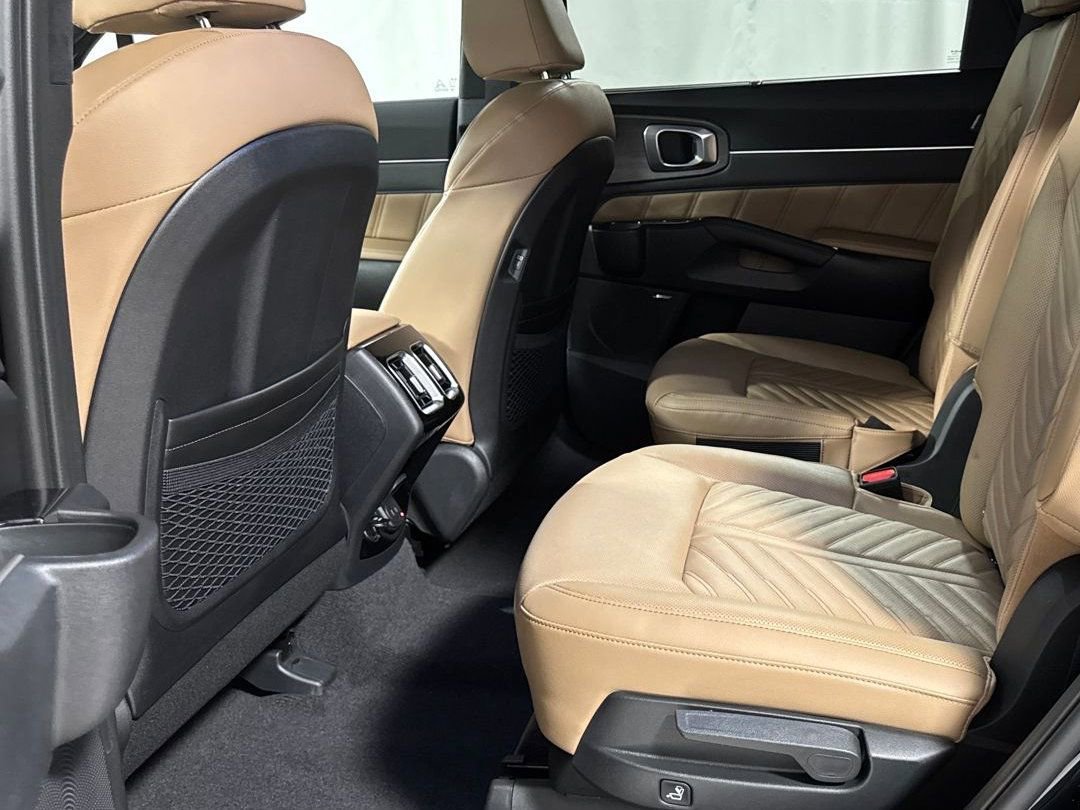 New 2026 Kia Sorento SX Prestige w/ Olive Brown Leather Package image 15