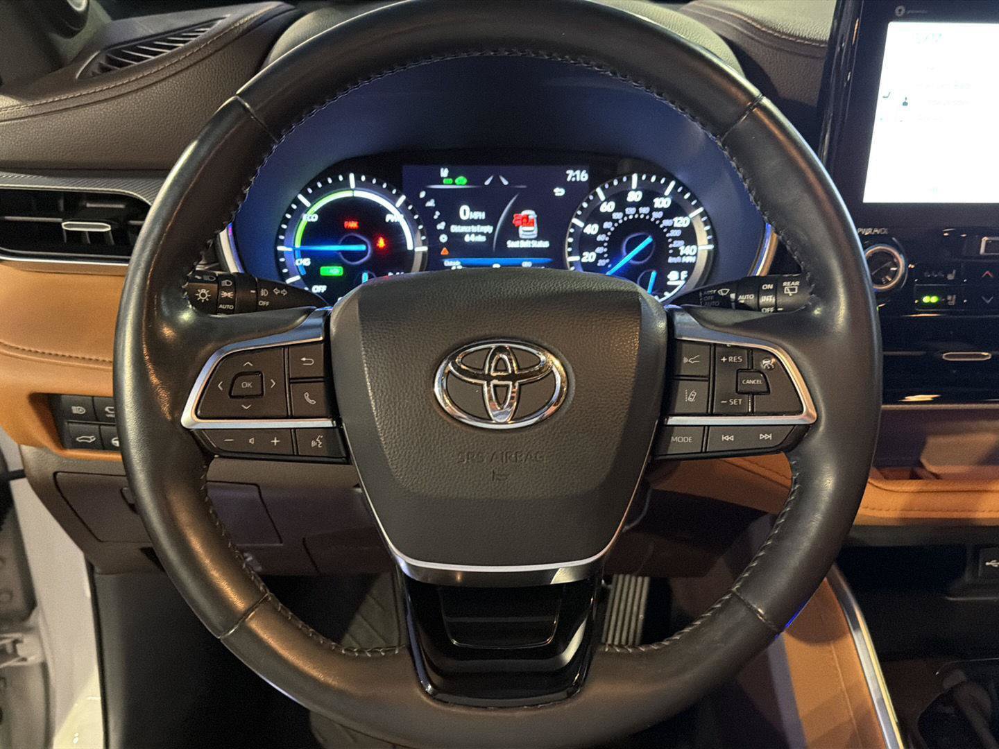 Used 2020 Toyota Highlander Platinum FWD image 21