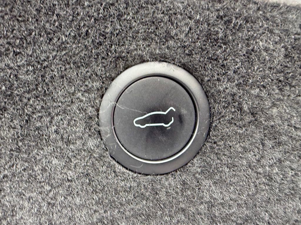 Used 2022 Tesla Model X AWD/4WD image 29