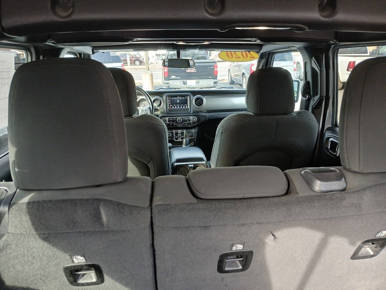 Used 2020 Jeep Wrangler Unlimited Sahara image 30