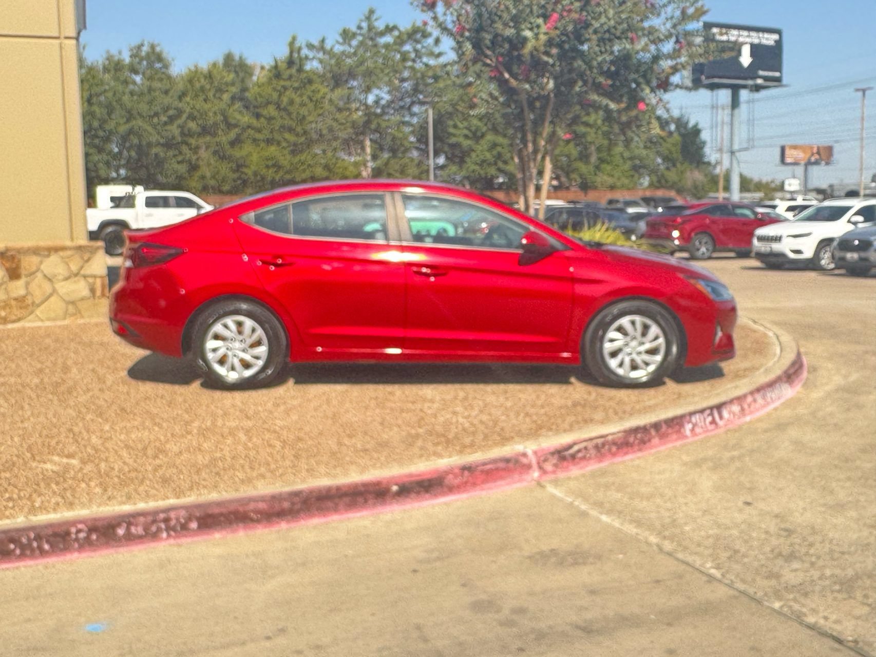 Used 2020 Hyundai Elantra SE FWD image 6