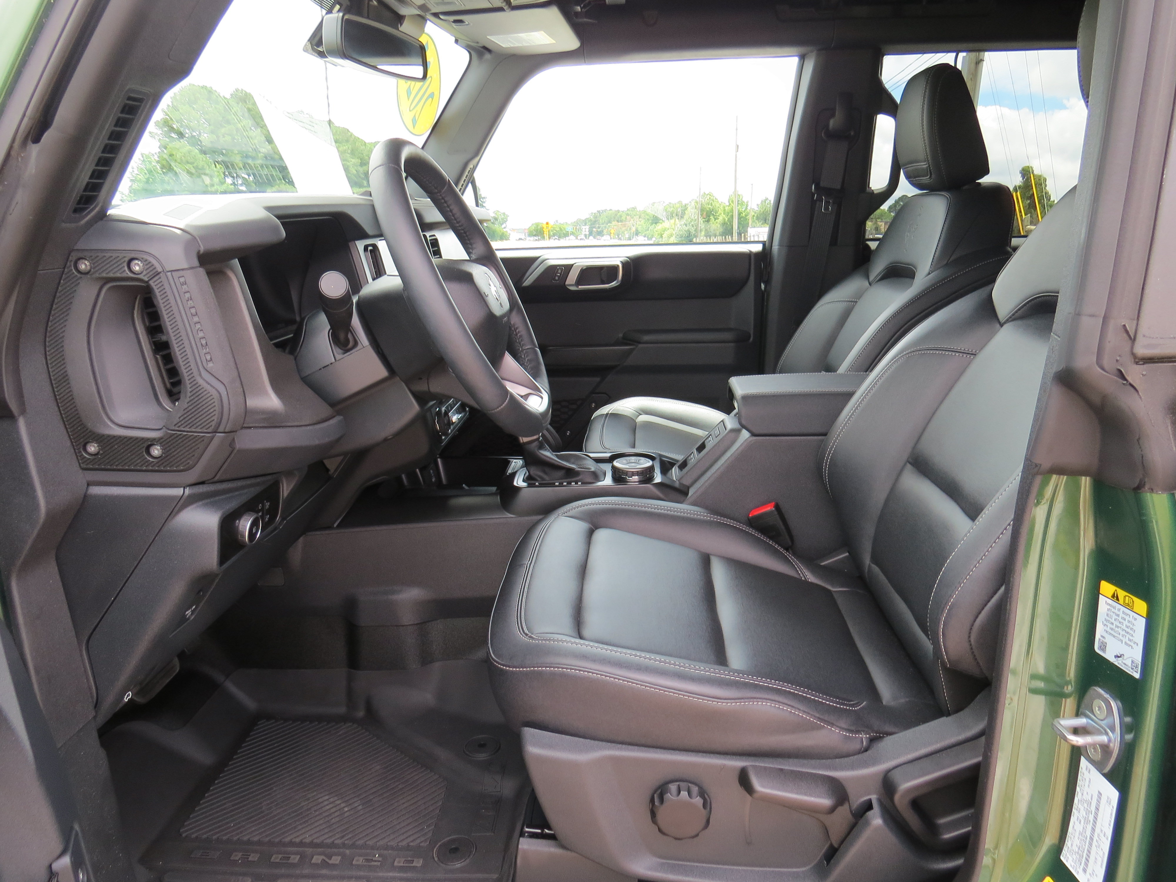 Used 2025 Ford Bronco Badlands AWD/4WD image 15