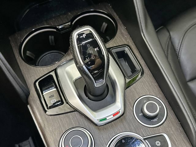 Used 2022 Alfa Romeo Giulia Ti AWD/4WD image 15