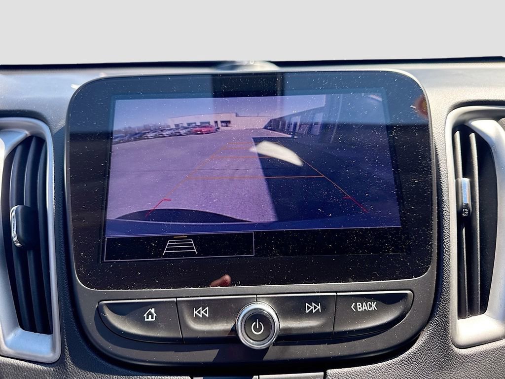 Used 2022 Chevrolet Malibu LT FWD image 11
