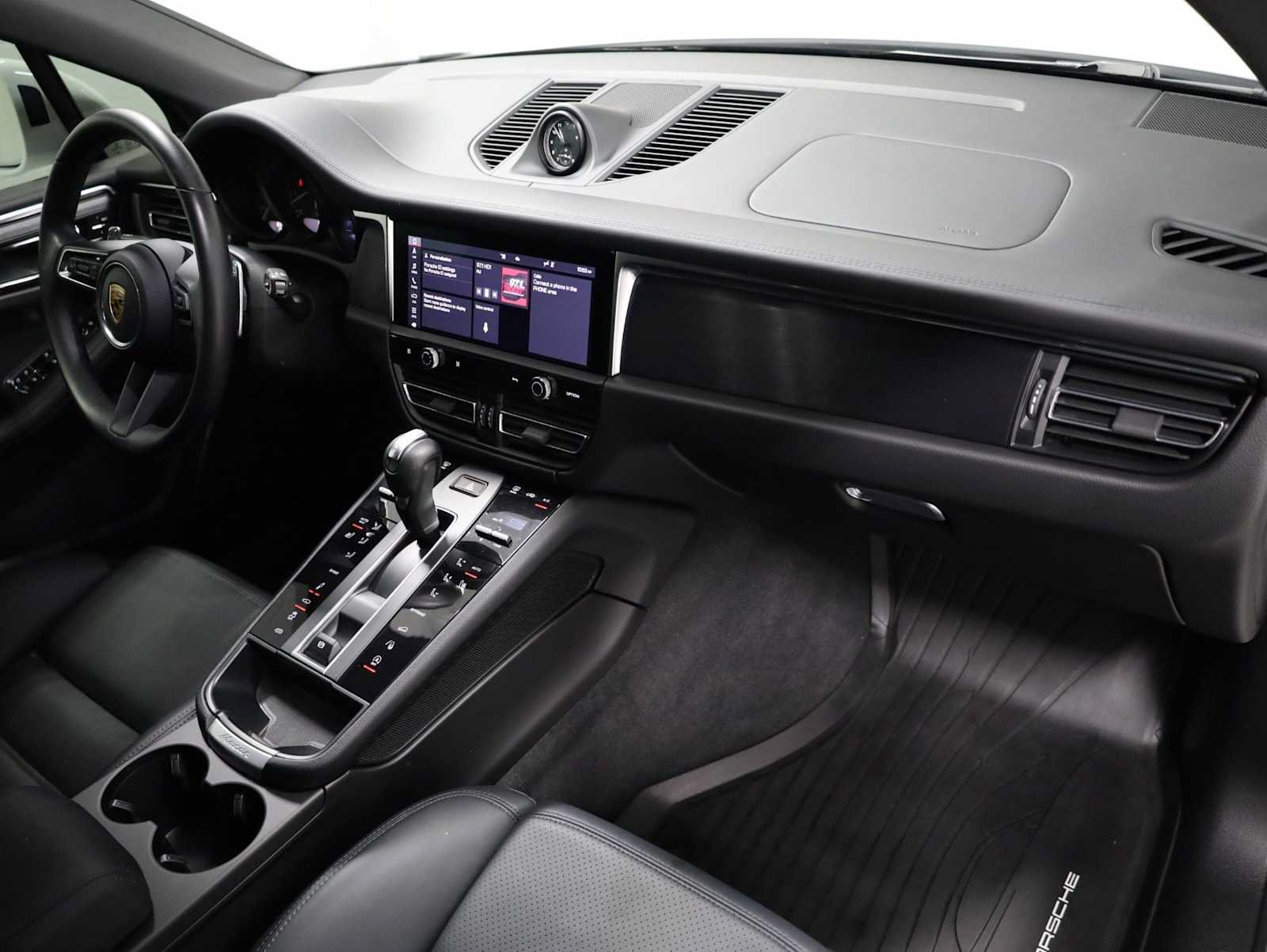 Certified 2023 Porsche Macan GTS AWD/4WD image 6
