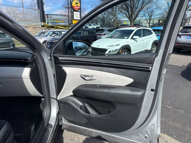 Used 2023 Hyundai Tucson SE image 34