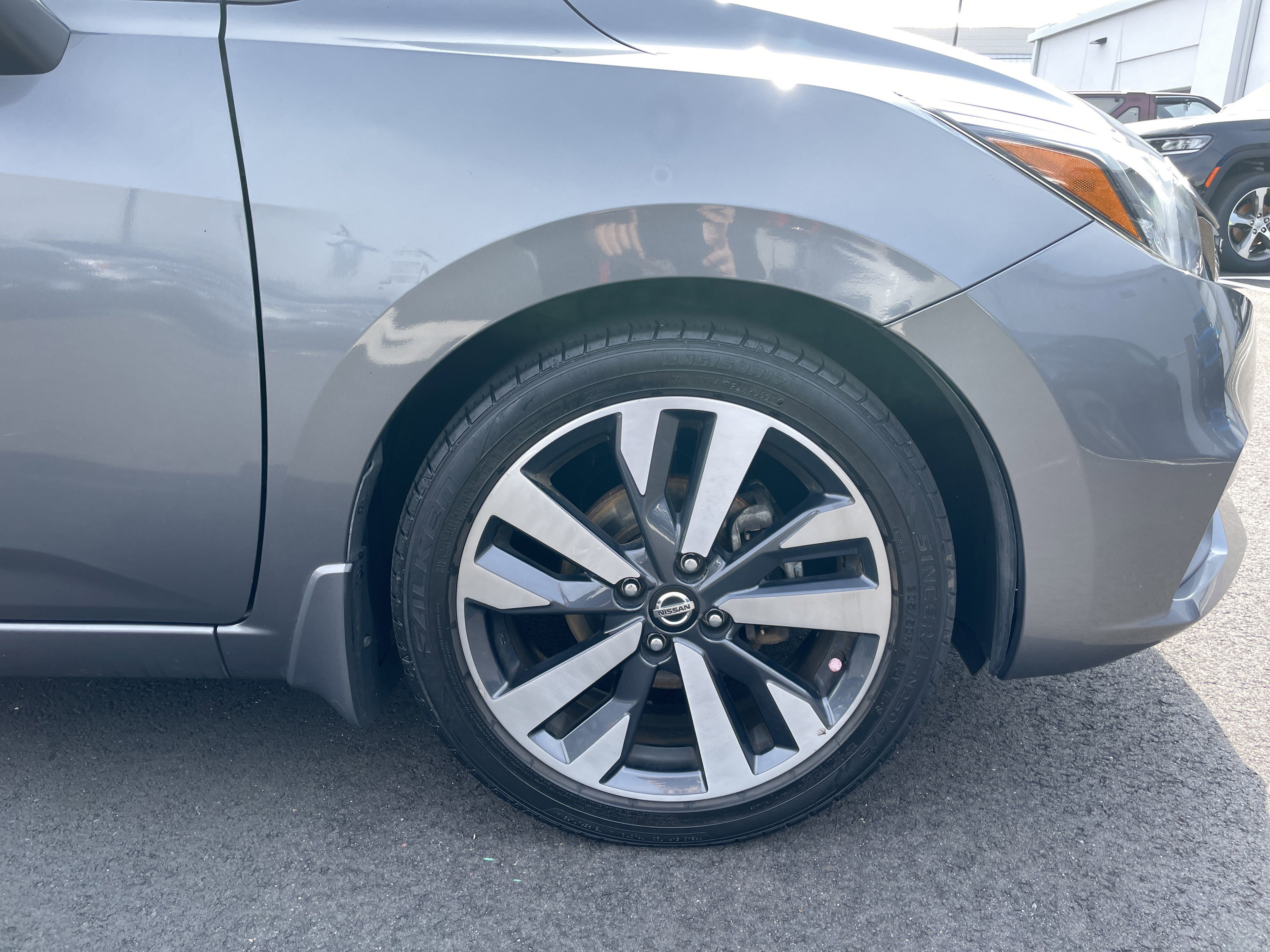 Used 2020 Nissan Versa SR image 7