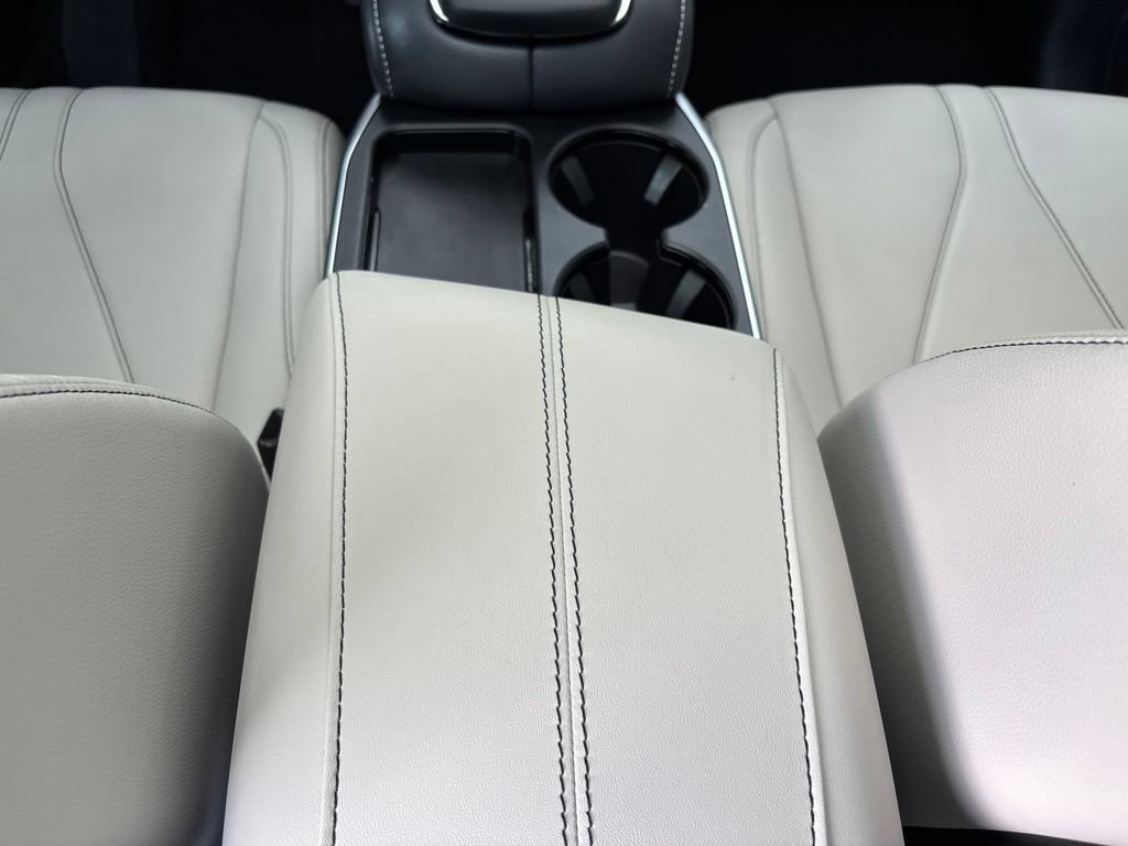 Used 2025 Acura RDX SH-AWD image 23