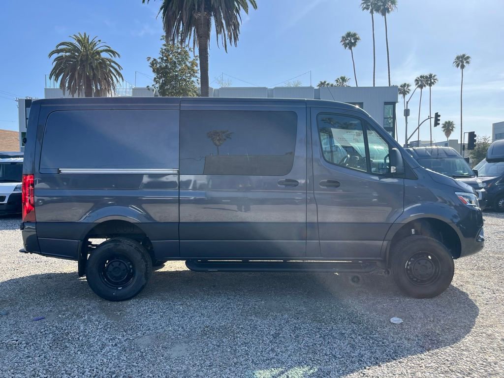 Used 2024 Mercedes-Benz Sprinter 2500 image 4