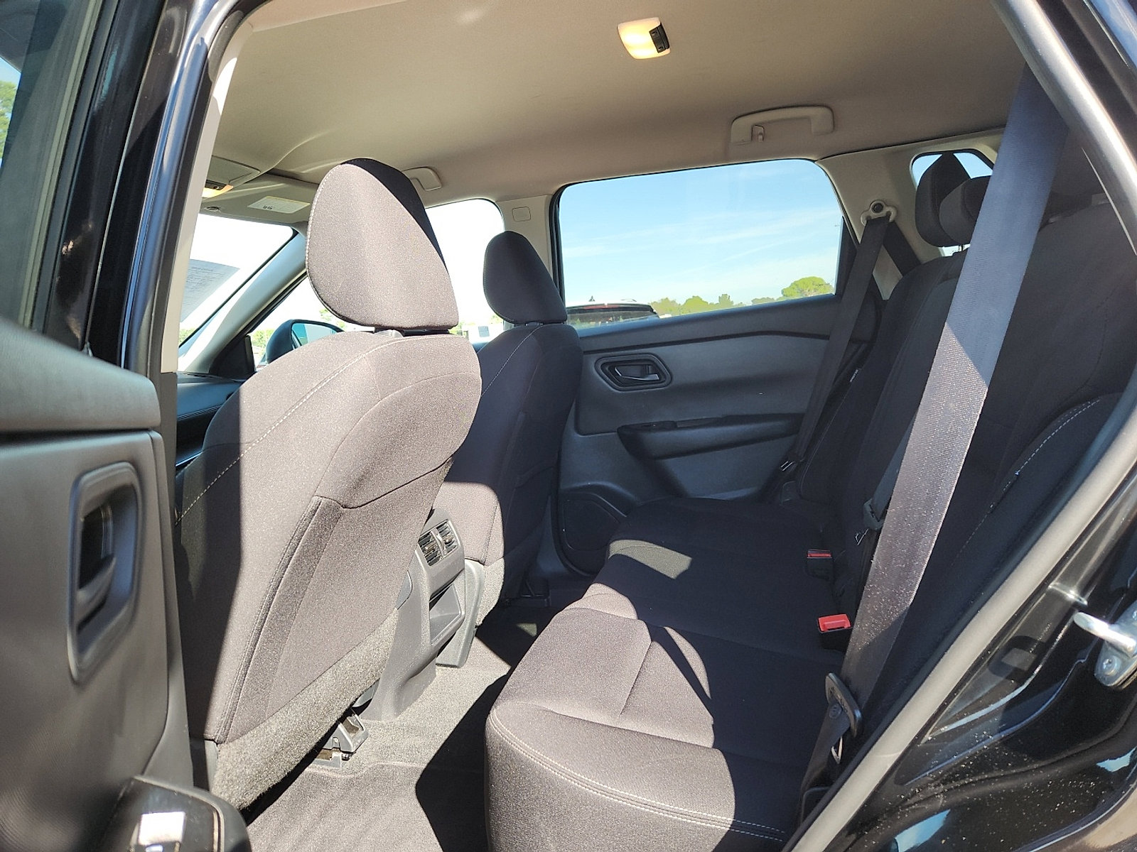 Used 2024 Nissan Rogue S image 12