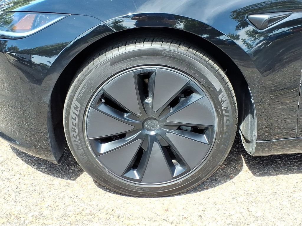 Used 2025 Tesla Model 3 Long Range AWD/4WD image 9