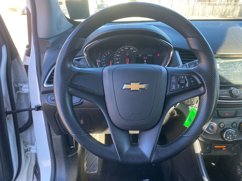 Used 2018 Chevrolet Trax LS image 15