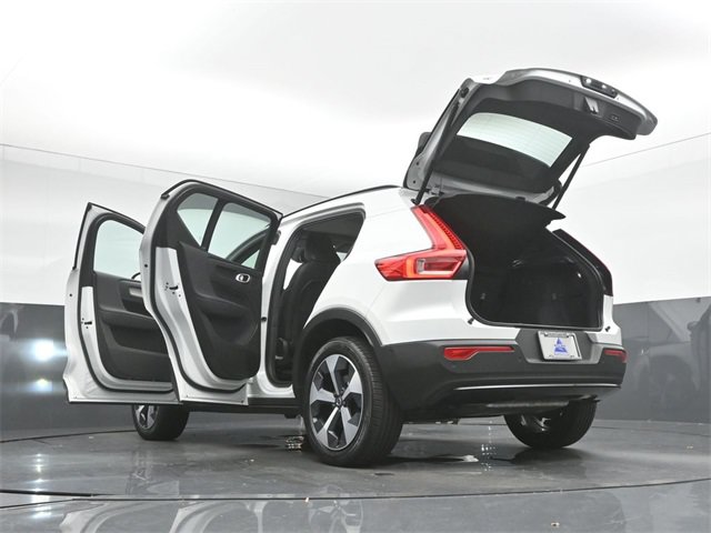 Used 2024 Volvo XC40 B5 Plus AWD/4WD image 54