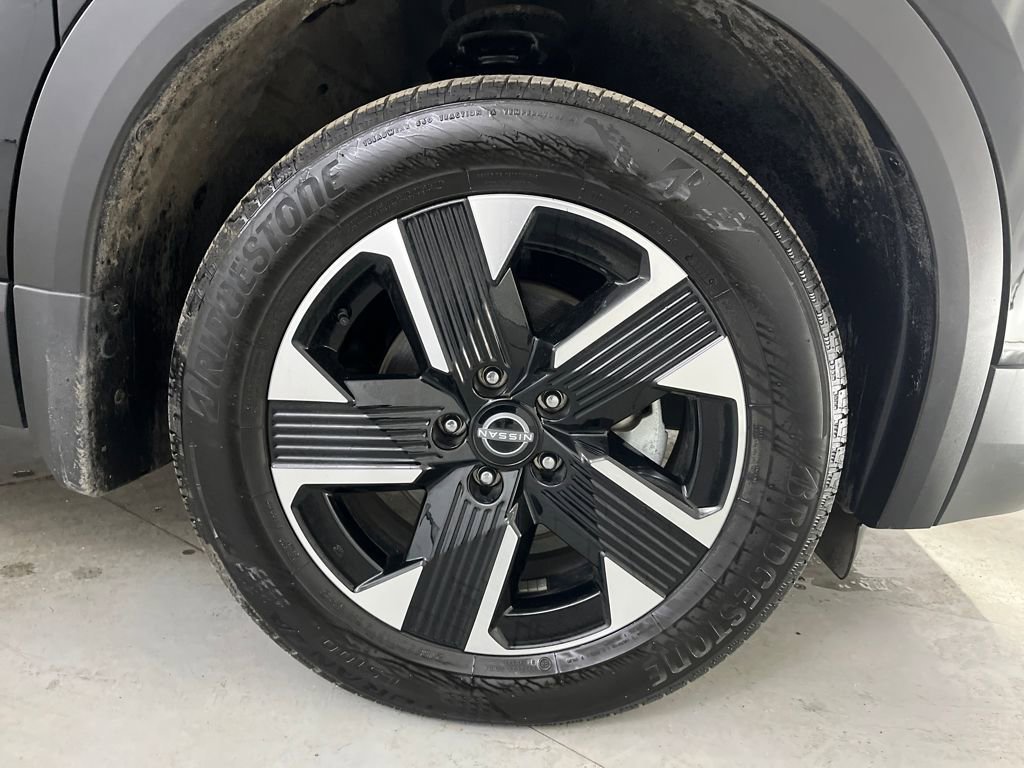 Used 2025 Nissan Kicks SV image 18