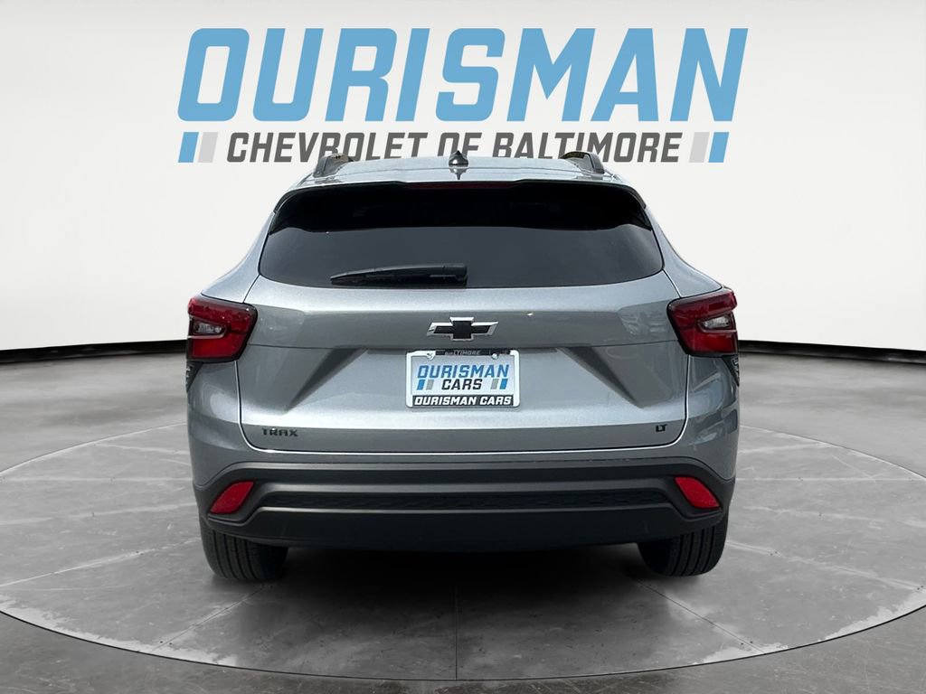 New 2026 Chevrolet Trax LT w/ Midnight Edition FWD image 5