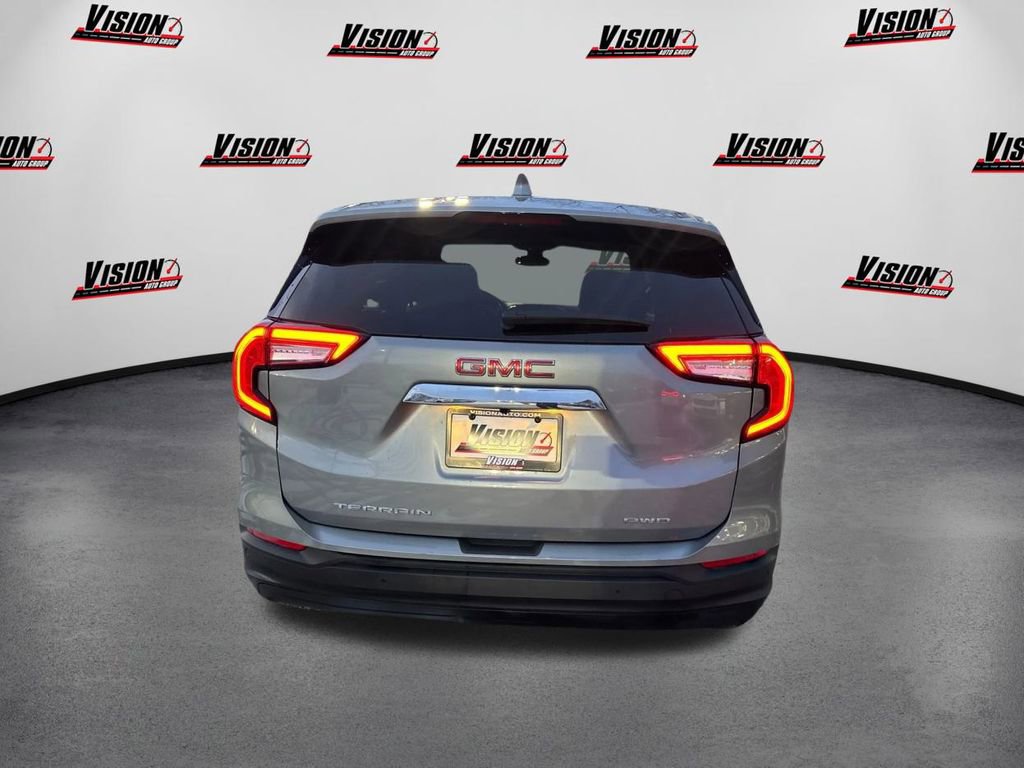 Used 2023 GMC Terrain SLE image 6