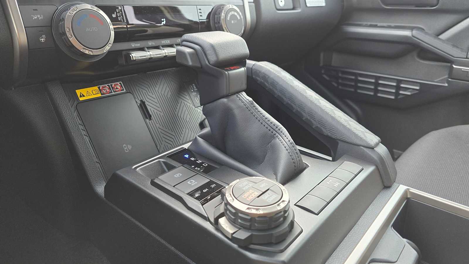 Certified 2025 Toyota 4Runner TRD Off-Road image 30