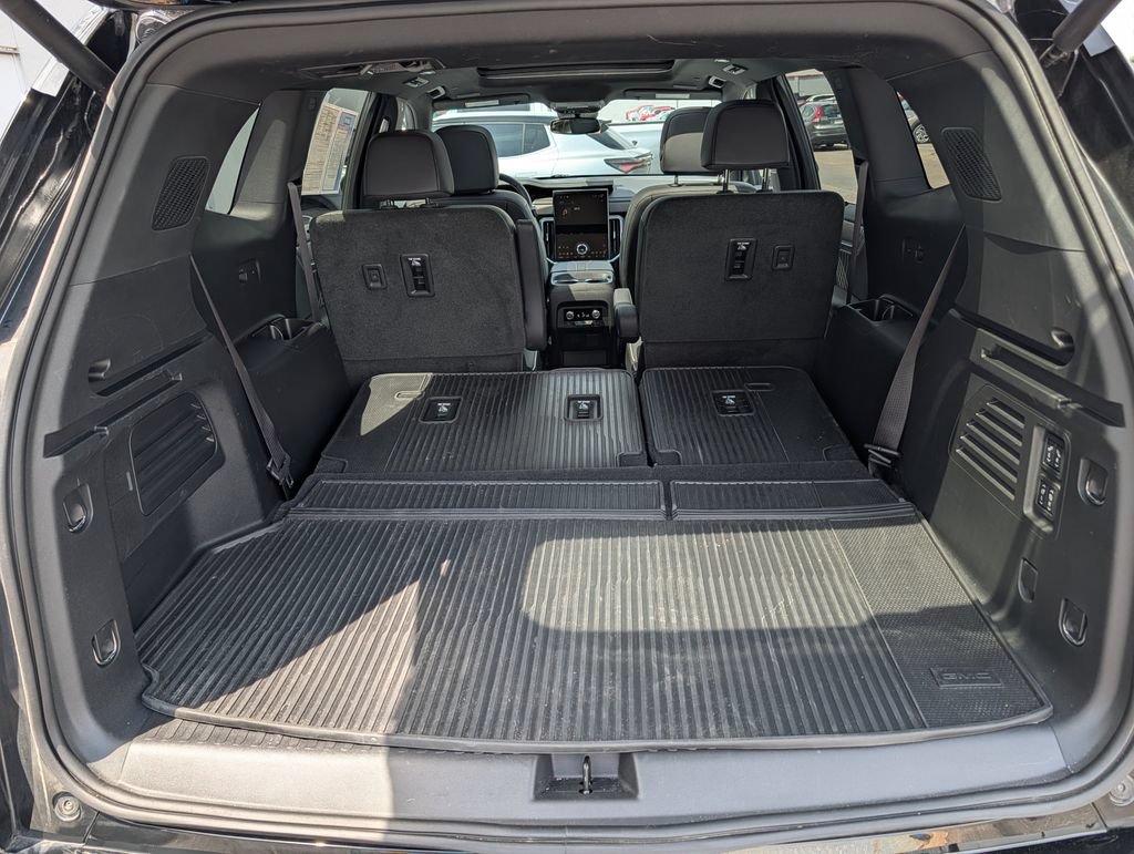 Used 2025 GMC Acadia Denali w/ LPO, Floor Liner Package AWD/4WD image 7