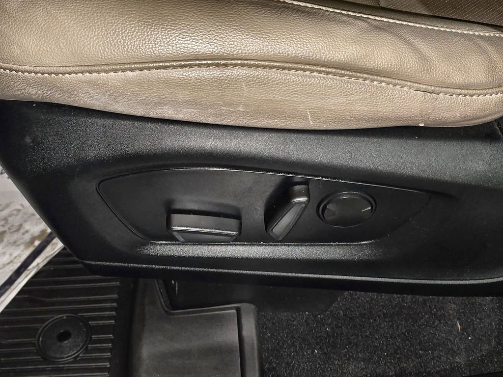 Used 2021 Ford Explorer Limited w/ Equipment Group 301A image 18