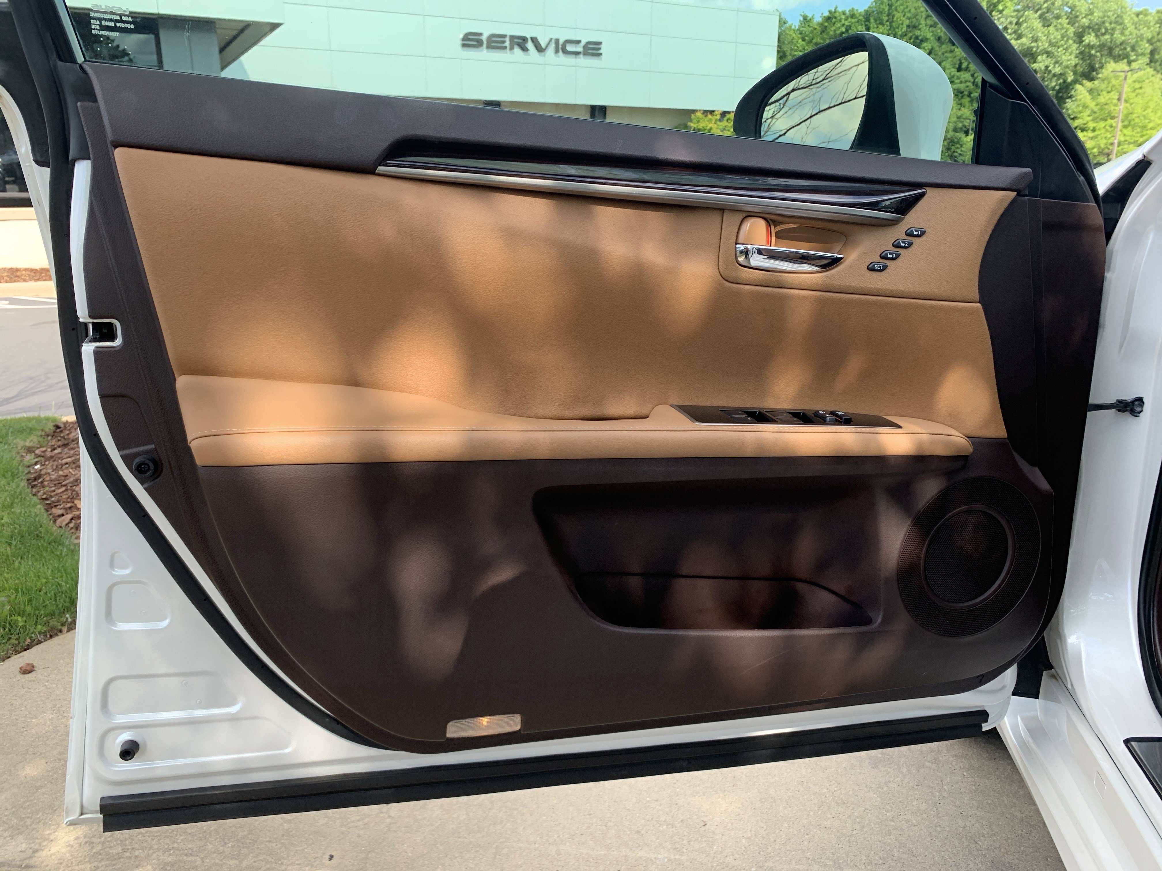 Used 2018 Lexus ES 350 w/ Luxury Package w/Wood Trim FWD image 14