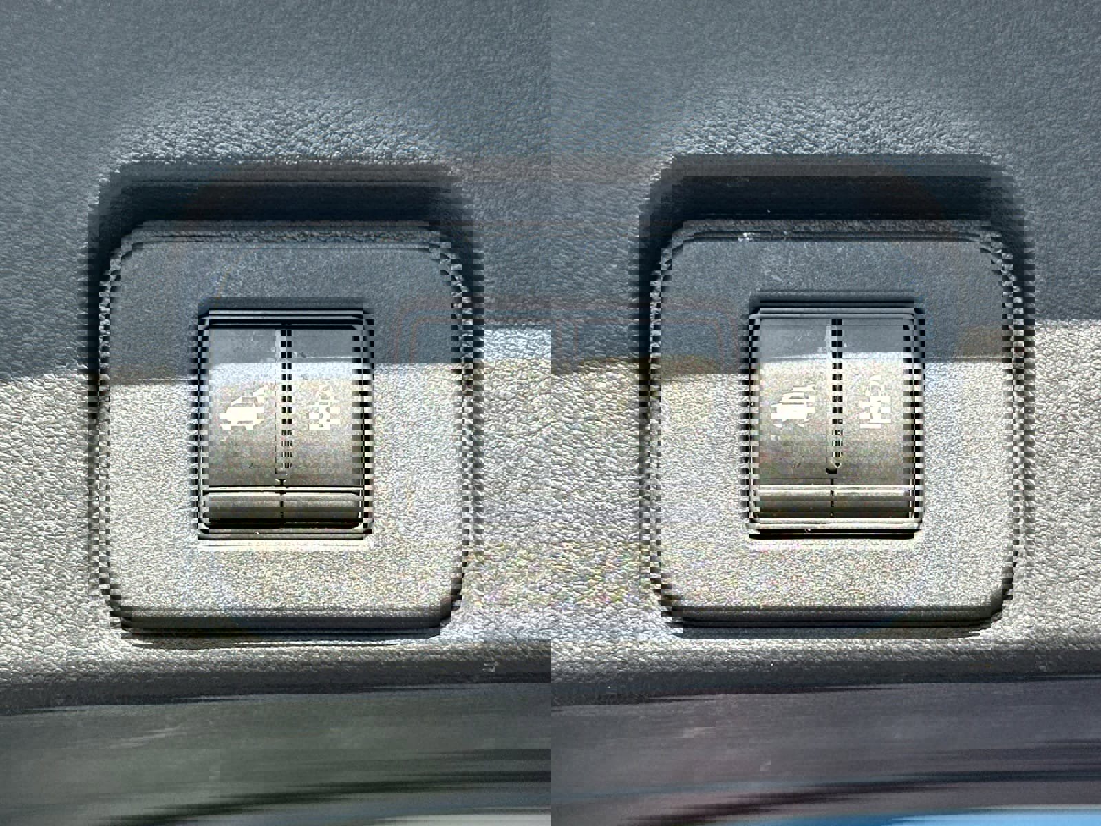 Used 2021 Nissan Rogue SV w/ Premium Package image 19