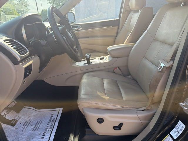 Used 2014 Jeep Grand Cherokee Limited w/ Trailer Tow Group IV AWD/4WD image 14