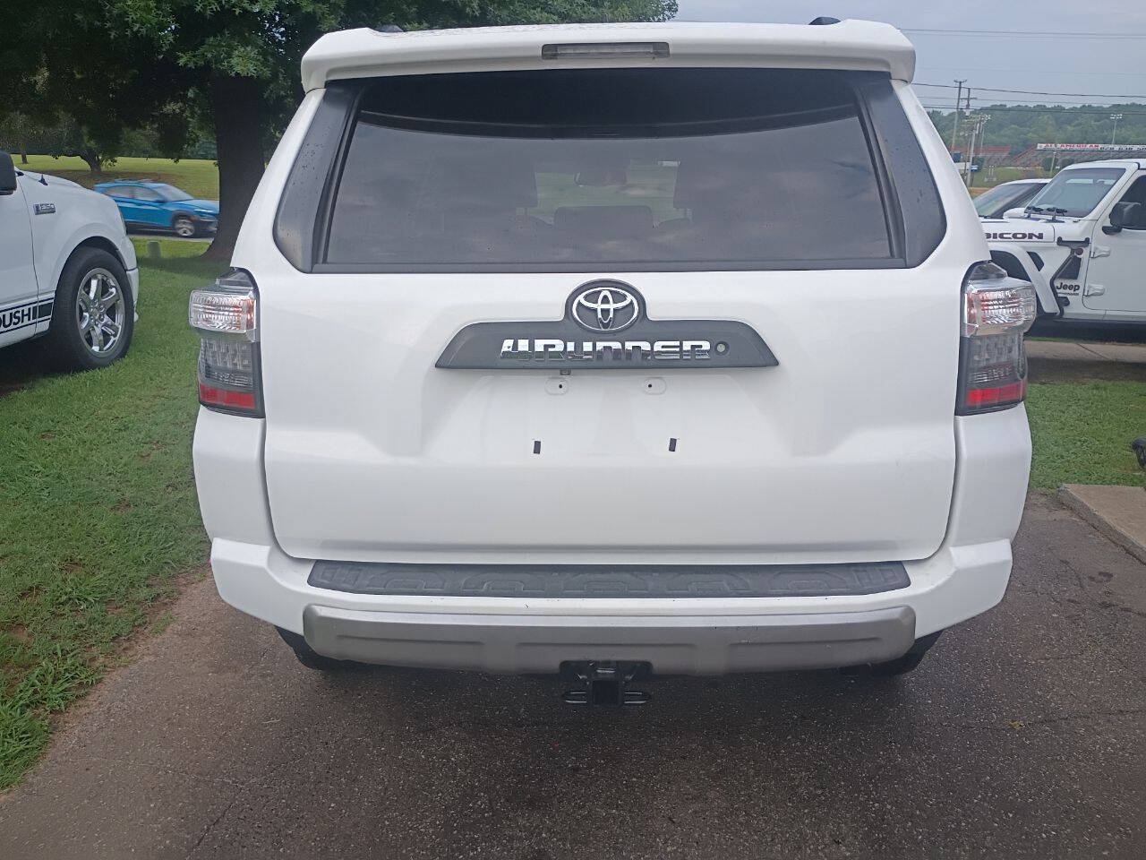 Used 2015 Toyota 4Runner Trail Premium AWD/4WD image 7