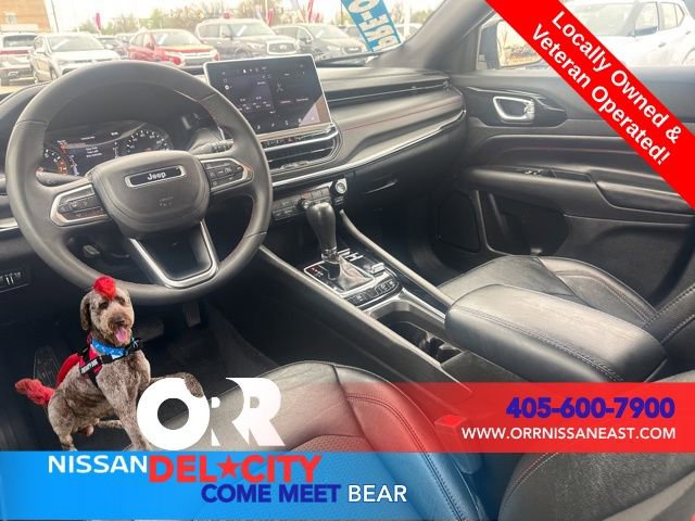 Used 2025 Jeep Compass Trailhawk image 12