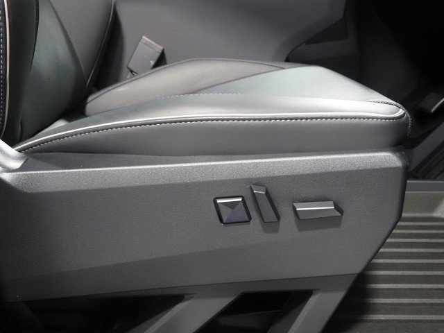 Used 2024 Tesla Cybertruck AWD Crew Cab image 81