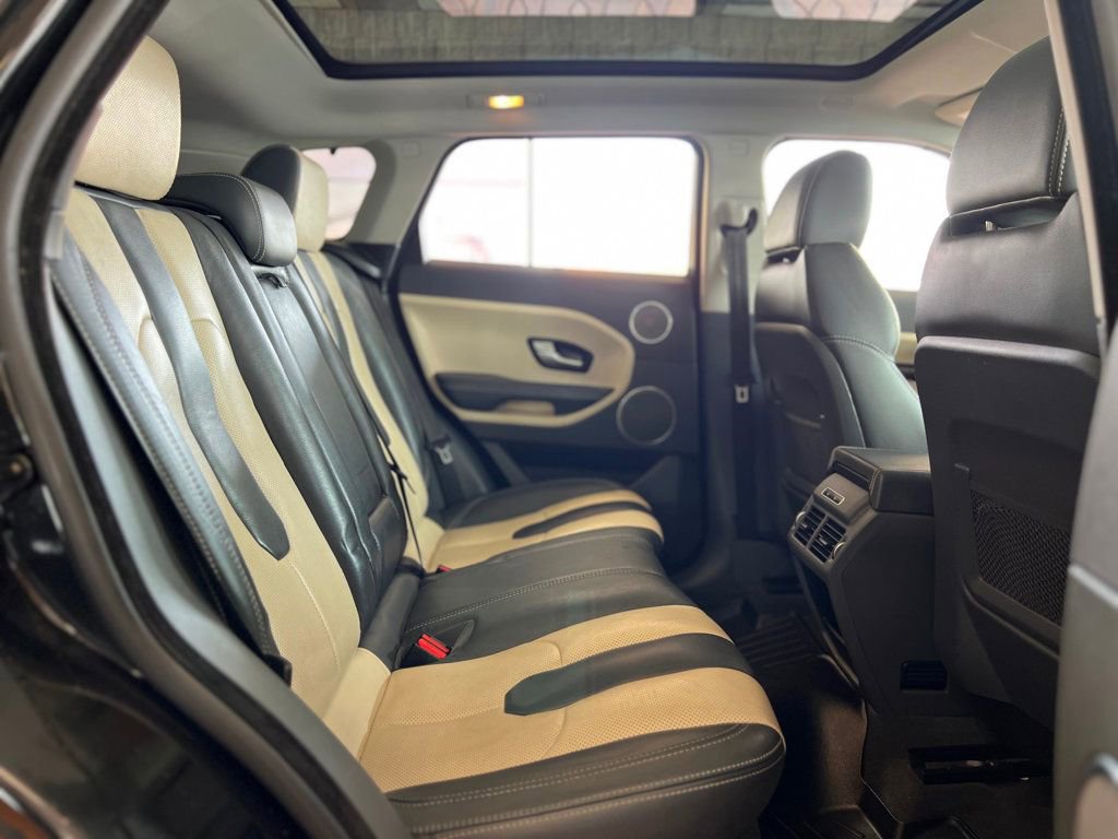 Used 2015 Land Rover Range Rover Evoque Dynamic image 12
