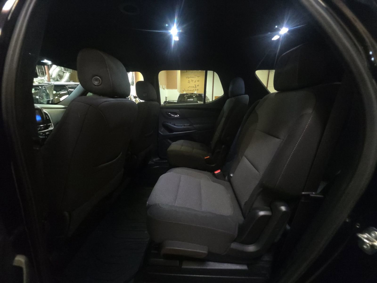 Used 2023 Chevrolet Traverse LT image 19